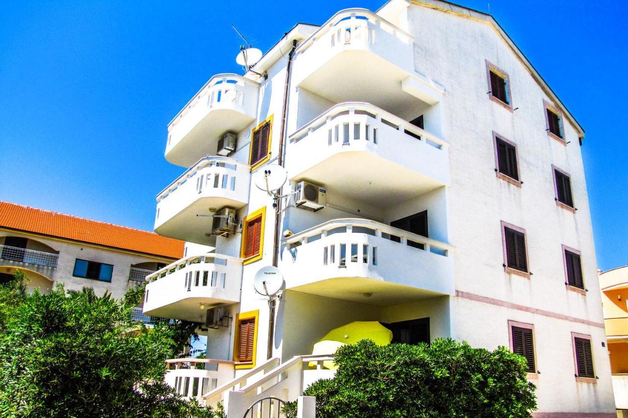 Apartments Hope Novalja Bagian luar foto